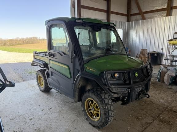 Image of John Deere XUV 835R equipment image 3