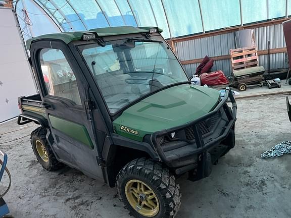 Image of John Deere XUV 835R equipment image 4