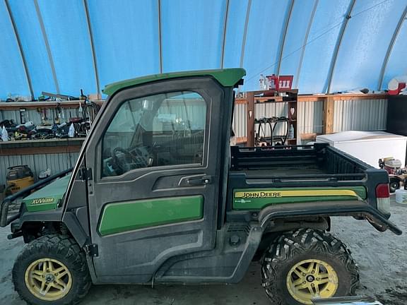 Image of John Deere XUV 835R Primary image