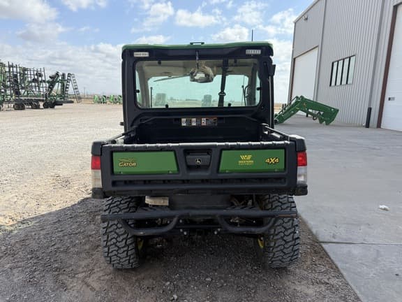 Image of John Deere XUV 835R equipment image 3
