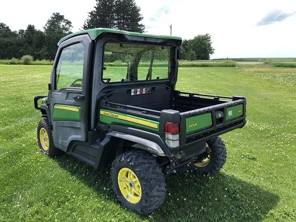 Image of John Deere XUV 835R equipment image 1