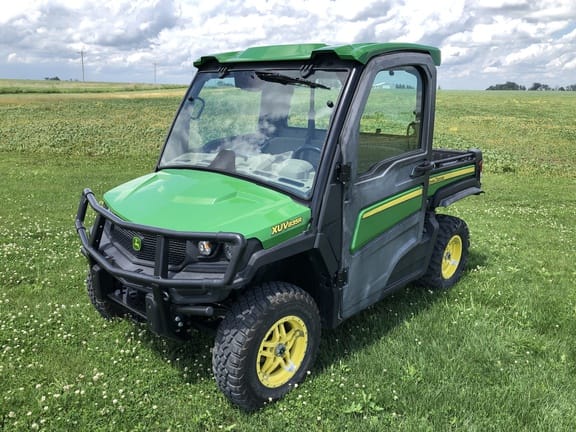 2019 John Deere XUV 835R Equipment Image0