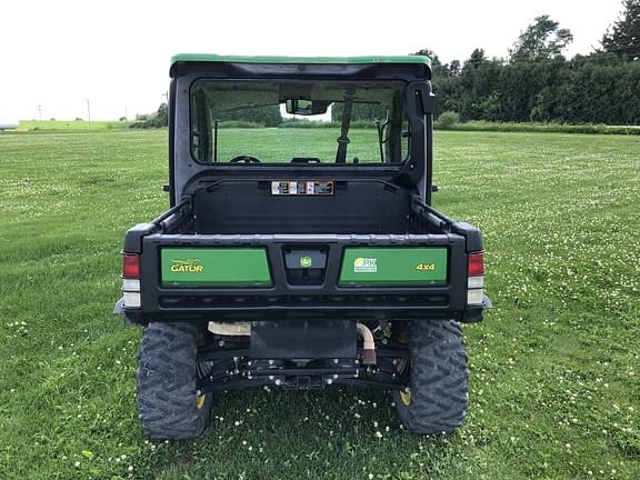 Image of John Deere XUV 835R equipment image 2