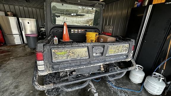 Image of John Deere XUV 835R equipment image 2