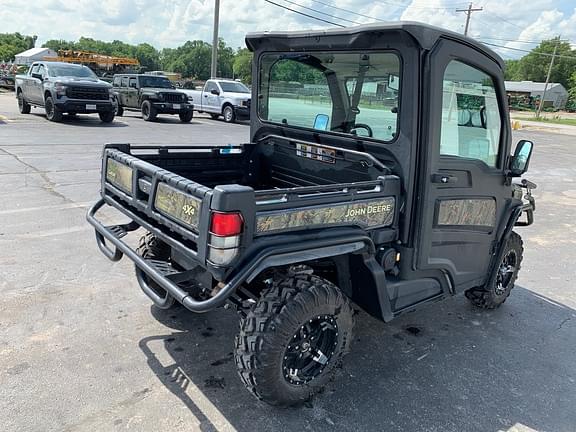 Image of John Deere XUV 835R equipment image 4