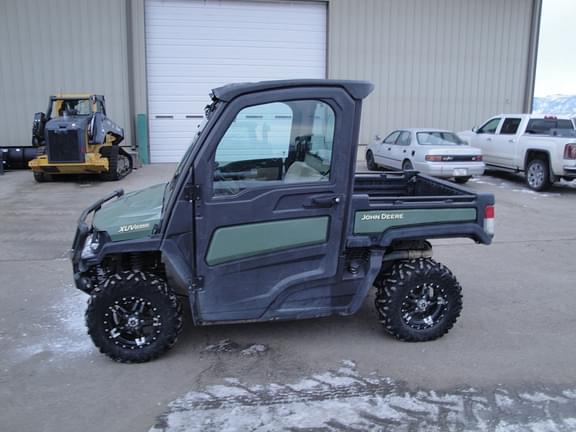 Image of John Deere XUV 835R Primary image