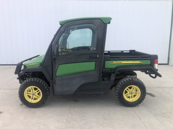 2019 John Deere XUV 835R Equipment Image0