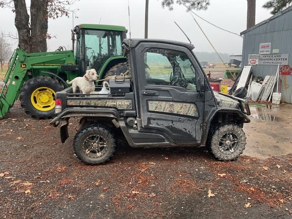Image of John Deere XUV 835R equipment image 3