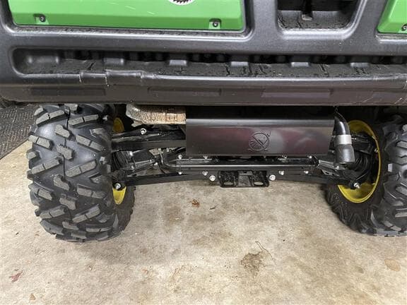 Image of John Deere XUV 835R equipment image 3