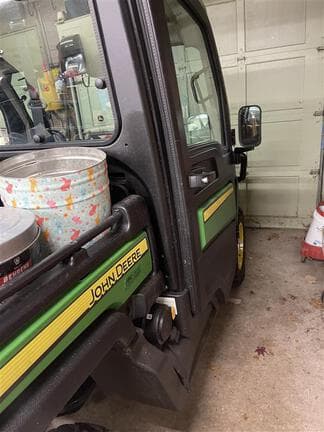 Image of John Deere XUV 835R equipment image 4