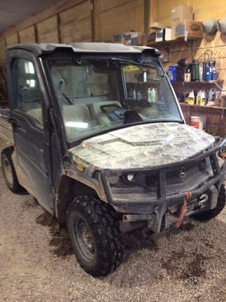 2019 John Deere XUV 835R Equipment Image0