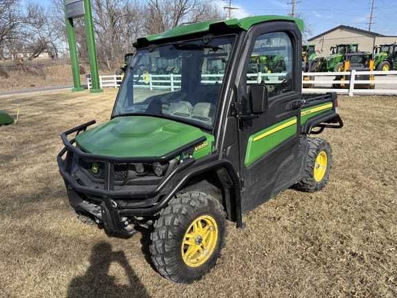 2019 John Deere XUV 835R Equipment Image0