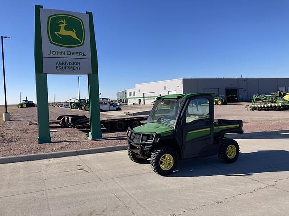 Image of John Deere XUV 835R Primary image