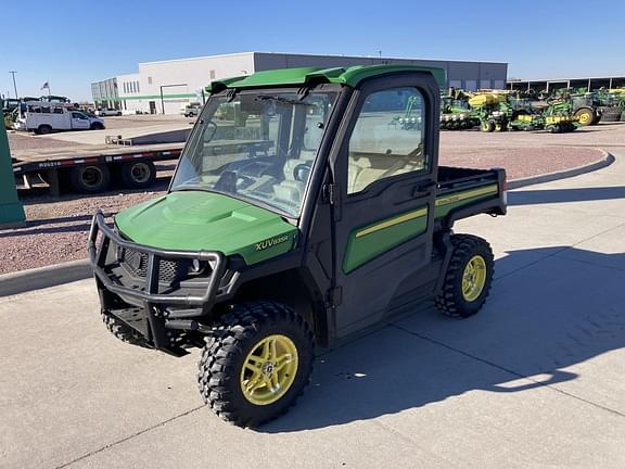 Image of John Deere XUV 835R equipment image 1