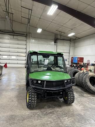 Image of John Deere XUV 835R equipment image 1