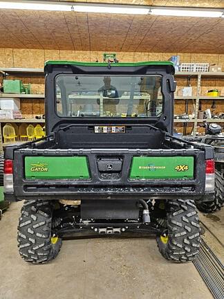 Image of John Deere XUV 835R equipment image 2