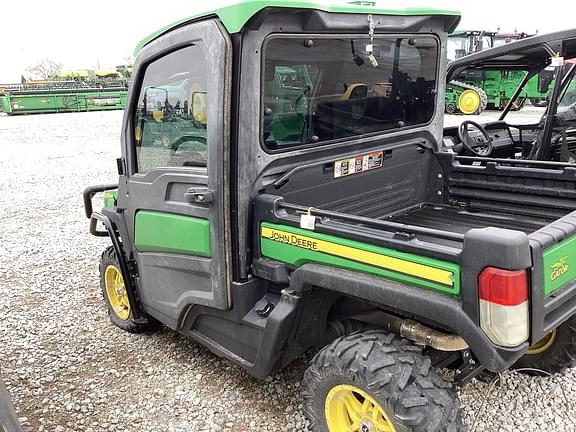 Image of John Deere XUV 835R equipment image 3