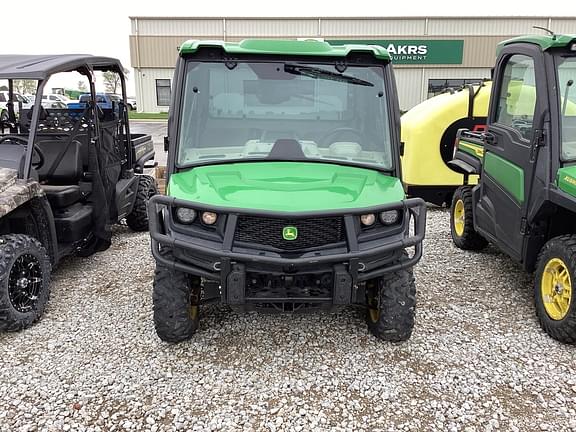 Image of John Deere XUV 835R equipment image 1