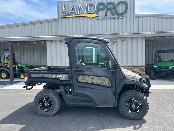 Image of John Deere XUV 835R Primary image