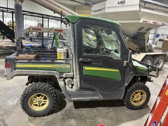 Image of John Deere XUV 835R equipment image 3