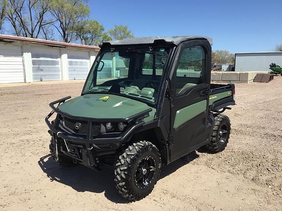 Image of John Deere XUV 835R equipment image 2