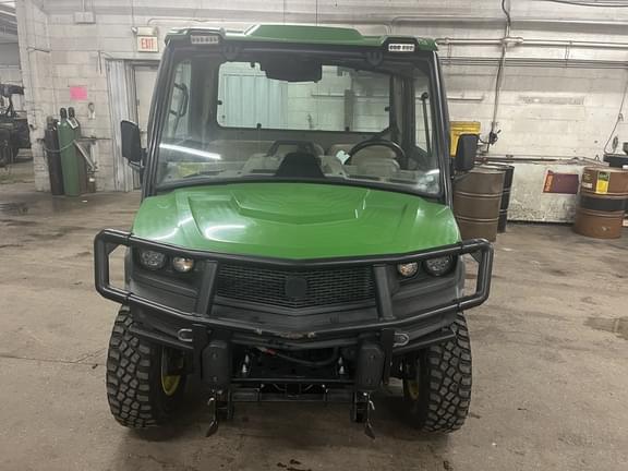 Image of John Deere XUV 835R equipment image 4