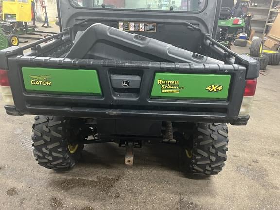 Image of John Deere XUV 835R equipment image 4