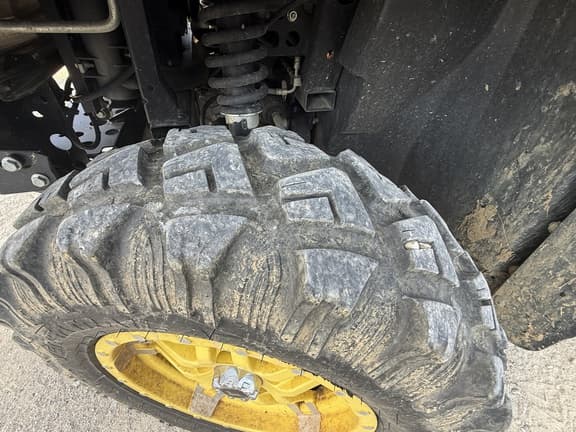 Image of John Deere XUV 835R equipment image 3