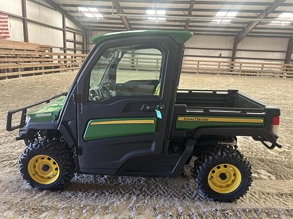 Image of John Deere XUV 835R equipment image 4