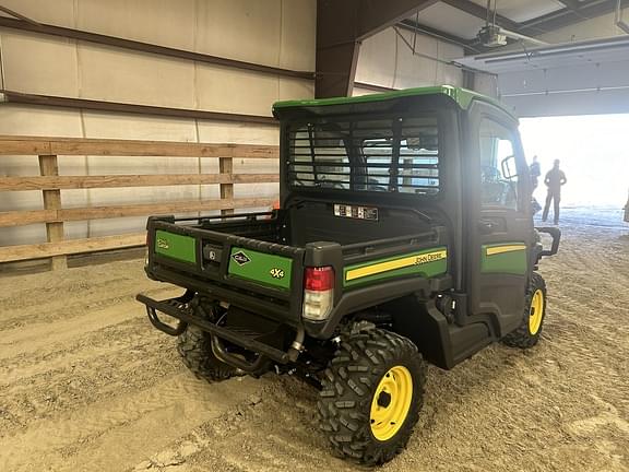 Image of John Deere XUV 835R equipment image 2