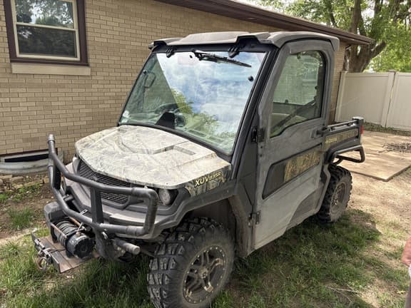 Image of John Deere XUV 835R Primary image