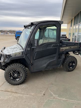 2019 John Deere XUV 835R Equipment Image0