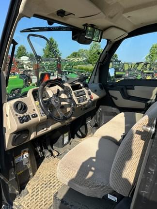 Image of John Deere XUV 835R equipment image 4