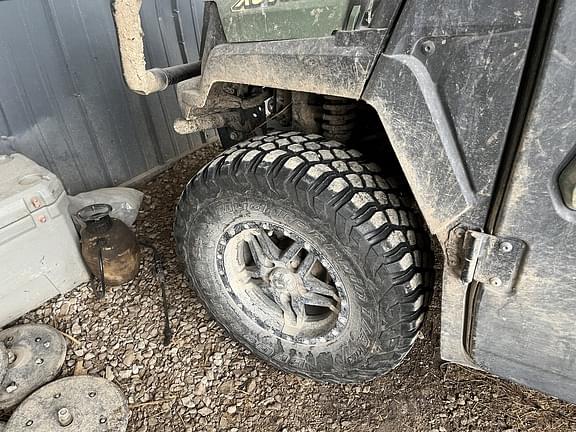 Image of John Deere XUV 835R equipment image 3