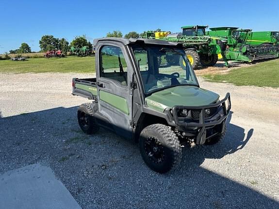 Image of John Deere XUV 835R equipment image 2