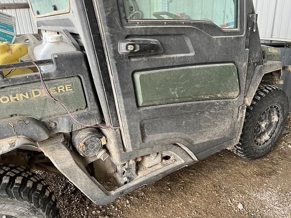 Image of John Deere XUV 835R equipment image 4