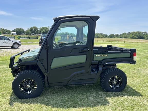 Image of John Deere XUV 835R equipment image 1