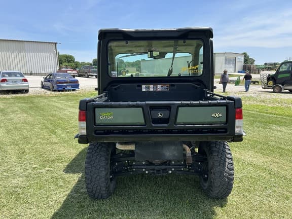 Image of John Deere XUV 835R equipment image 3