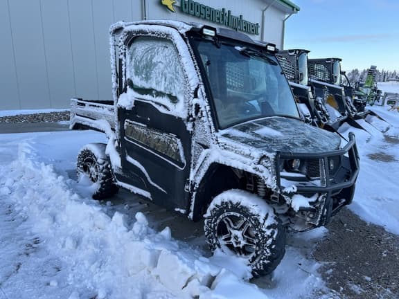 Image of John Deere XUV 835R equipment image 2