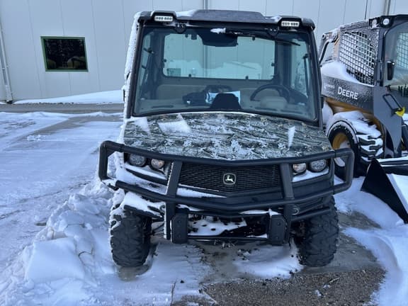 Image of John Deere XUV 835R equipment image 1