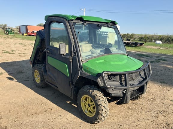 2019 John Deere XUV 835R Equipment Image0