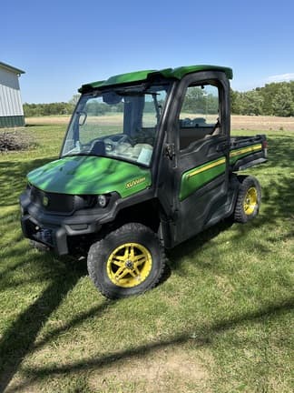 Image of John Deere XUV 835R equipment image 1