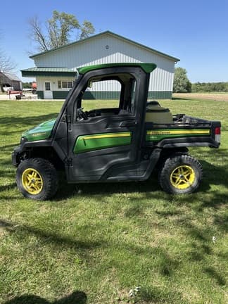 Image of John Deere XUV 835R equipment image 2