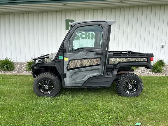 Image of John Deere XUV 835R equipment image 1