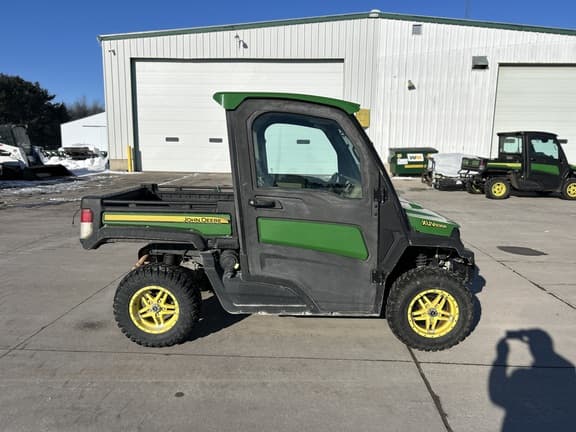 Image of John Deere XUV 835R equipment image 4