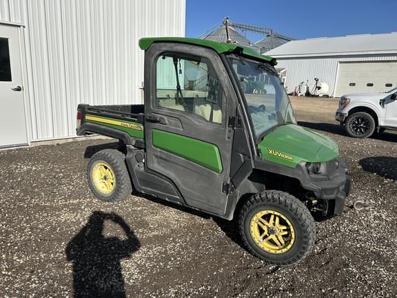 Image of John Deere XUV 835R Primary image