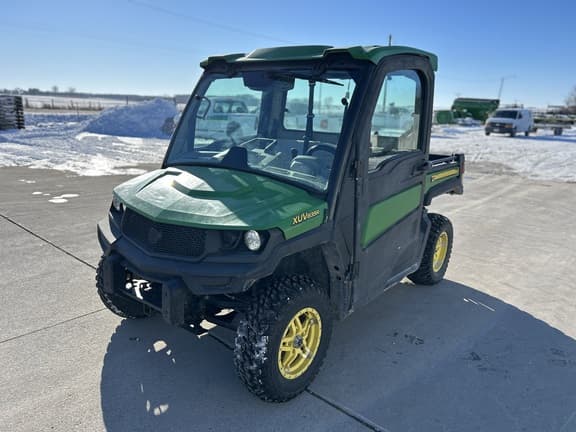 Image of John Deere XUV 835R equipment image 1