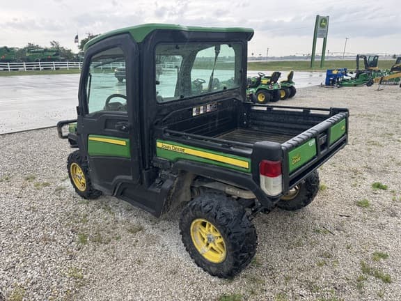 Image of John Deere XUV 835R equipment image 3