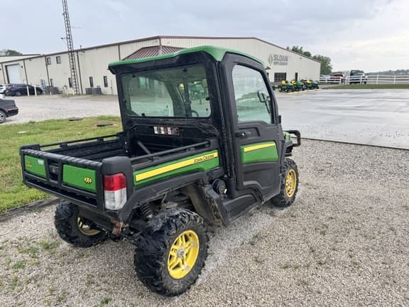 Image of John Deere XUV 835R equipment image 2