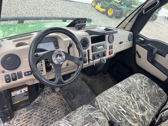 Image of John Deere XUV 835R equipment image 4
